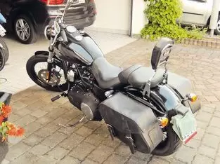 2 original Harley Davidson Satteltaschen mit Anbausatz für Dyna Streetbob, Echt Leder Schwarz, NP ca. 1500€ --- Weitere Teile er