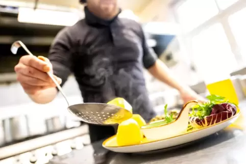 Der wieder erhöhte Mehrwertsteuersatz, gestiegene Kosten für Personal, Energie und Lebensmittel – die Gastronomen im Landkreis s