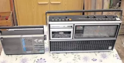 Automatic-Recorder, Philips Radio-N-2225/32, beide mit Batterien spielbar, zusammen 50 €