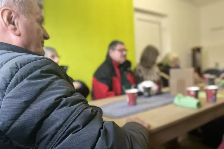 Fr&uuml;hst&uuml;ck in der Sozialen Anlaufstelle in Speyer. Die Einrichtung im ehemaligen Kiosk am Festplatz platzt nach Angaben von Initi