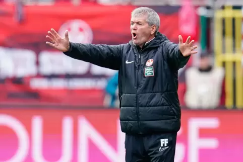Setzt auf seine Menschenkenntnis und weniger auf Statistiken: FCK-Trainer Friedhelm Funkel. 