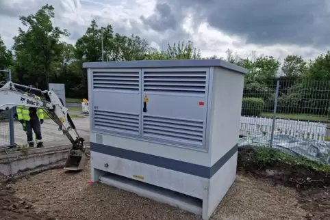 Neu: Trafo der Rettungswache. 