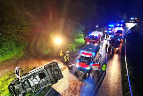 Die Straße war rund zwei Stunden gesperrt.