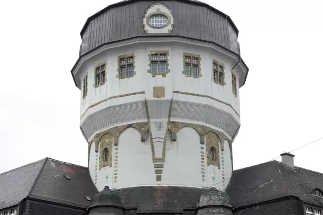 Neben den vielen Industriebetrieben ist der Luzenberg für seinen Wasserturm bekannt.