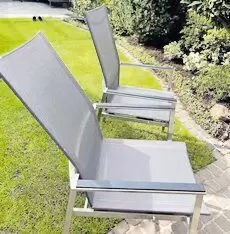 Alexander Rose Hochlehner ein Stuhl VB 290 € Maße B/T/H: 60 x 59 x 107 cm Farbe: Graphit Material:Edelstahl, Kunststoff, Outdoor