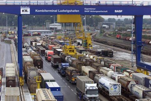 Das Kombiverkehrsterminal der BASF soll verkehrstechnisch besser angebunden werden.