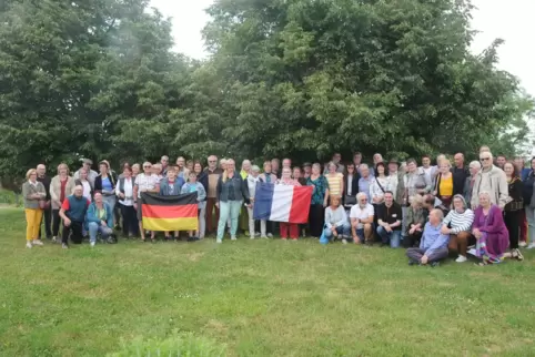 Einst im Mai: Vor drei Jahren entstand dieses Erinnerungsfoto. Im Frühling 2022 waren gut 30 Pfälzer zu Gast in Lautereckens Par