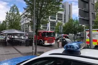 Großaufgebot: Wegen einer angeblichen Explosion wurde der Bereich von Ludwigsplatz und Bahnhofstraße kurzzeitig abgeriegelt. 