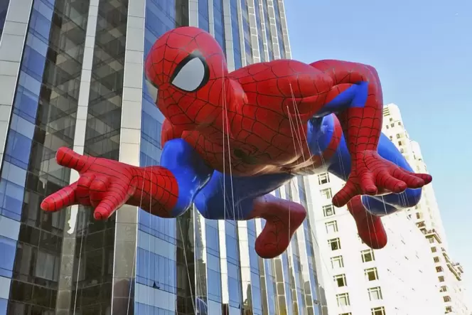 Kultfigur: Comic-Held Spiderman als Ballon bei der Thanksgiving Parade in New York City,