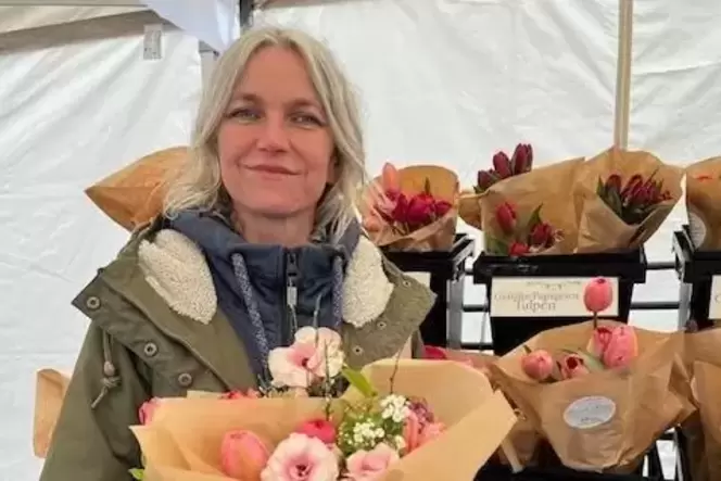 Nicole Schenkel-Zureikat ist mit ihrem Blumenstand erst seit wenigen Wochen wieder auf dem Lauterer Wochenmarkt vertreten.