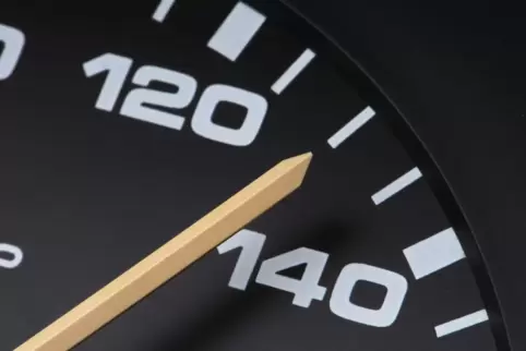 Bei 130 km/h soll noch lange nicht Schluss gewesen sein bei der Unfallfahrt im Mai vergangenen Jahres. Bis zu 250 Stundenkilomet