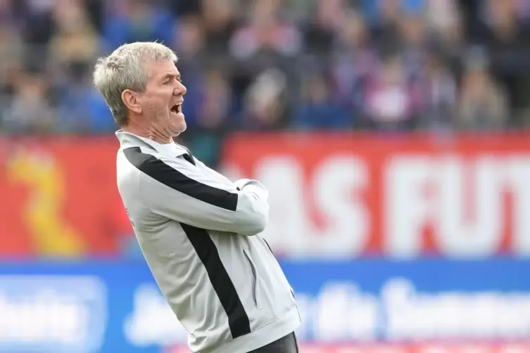 FCK-Trainer Friedhelm Funkel sprach von einem selbstbewussten und konzentrierten Auftritt seiner Mannschaft. 