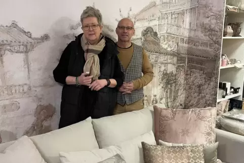 Petra und Bernd Beppler in ihrem neuen Ladengeschäft in der Kandeler Hauptstraße. 