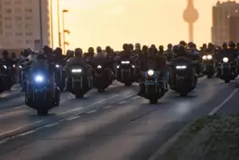 Nur im übertragenen Sinn unter Strom: Hier eine Demonstration auf Motorrädern in Berlin. 
