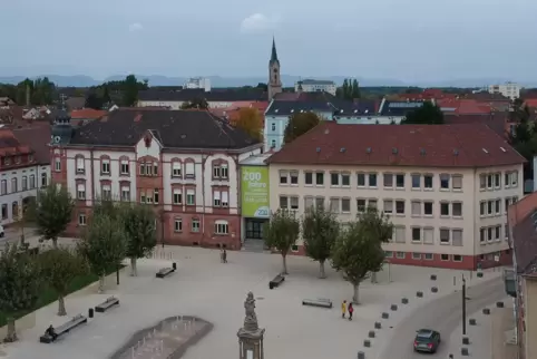 Die Kreisverwaltung Germersheim bekommt einen neuen Chef oder eine neue Chefin. 