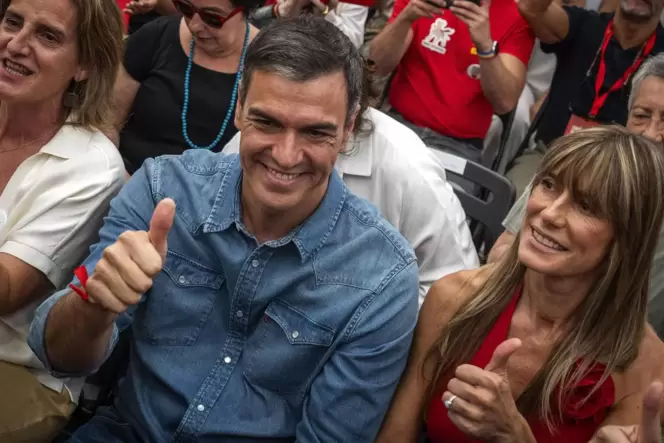 Spaniens Premierminister Pedro Sanchez neben seiner Frau Begona Gomez: Die Familie zählt für den Sozialdemokraten viel.
