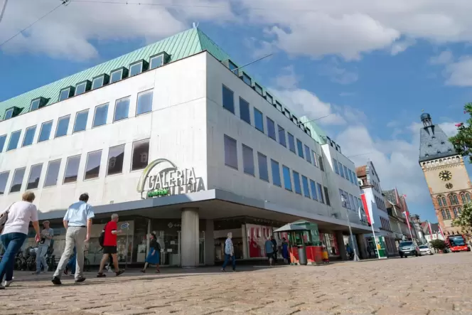 Galeria an der Ecke Maximilian-/Heydenreichstraße: Anziehungspunkt im Handel bleibt. Galeria an der Ecke Maximilian-/Heydenreichstraße: Anziehungspunkt im Handel bleibt.