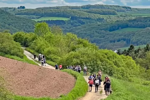 Bei der Premiere im Jahr 2023 war ganz schön was los auf dem Panorama-Wanderweg rund um Wolfstein. 