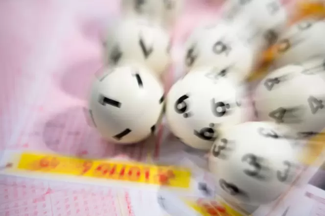 Ein 76-Jähriger wurde von einer angeblichen Lottogesellschaft kontaktiert.