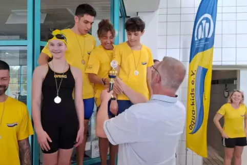 Die Familie Cambeses gewann auch in diesem Jahr die Familienstaffel beim Azurcup. 