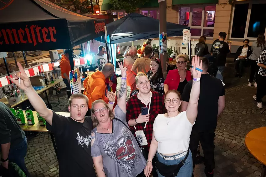 Am Walhalla-Kino war eine Jägermeister-Bar aufgebaut.