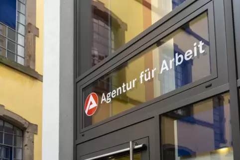 Die Agentur für Arbeit befindet sich in den Kuseler Tuchfabriken. 
