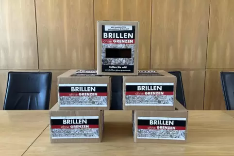 In solchen Boxen werden ausrangierte Brillen gesammelt, die armen Menschen zu besserer Lebensqualität verhelfen können. 