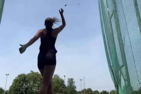 Hammerwerferin Laura Kellner trainiert für den Rasenkraftsport nur speziell vor einem Wettkampf.