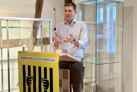 Anlässlich des Internationalen Tages der Pressefreiheit hat der Berliner Journalist und Jurist Ronen Steinke im Kirchheimbolande