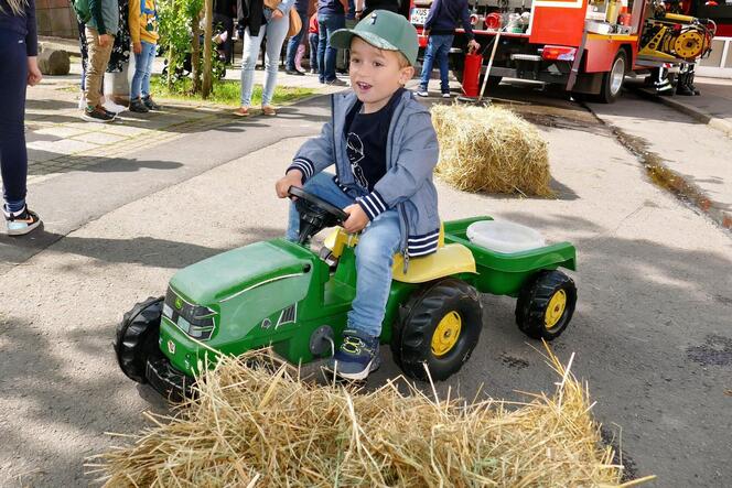 Erstmals beim Familienaktionstag in Kusel dabei: der Bernhardshof aus Berglangenbach mit einem Traktorrennen. Im Bild der kleine
