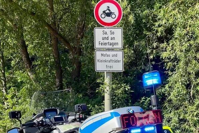 Das Durchfahrtsverbot für Motorräder auf der L 499 zwischen Elmsteiner Tal und Johanniskreuz wird überwacht.