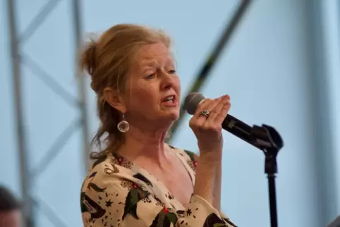Lieder in nordischer Sprache: Carolin Grein singt dort, wo sie sonst als als Dramaturgin arbeitet.