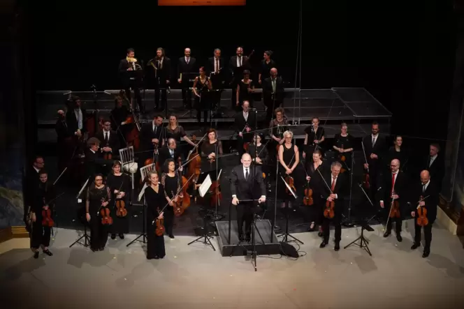 Francois-Xavier Roth und sein Orchester »Les Siècles« in Schwetzingen bei den Festspielen.