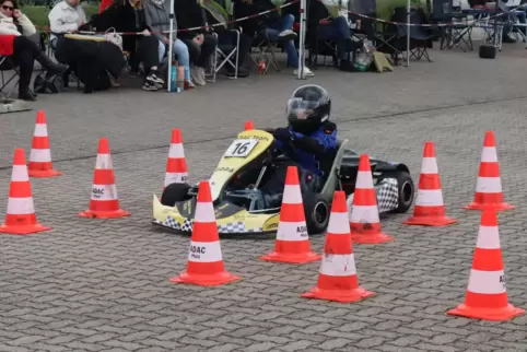Jonas Stephan aus Kriegsfeld bei seinem ersten Einsatz im Jugend-Kart-Slalom.