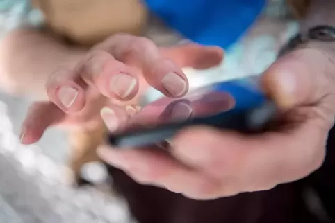 Die Drahtzieher von Betrugsmaschen über Telefon und Internet sitzen häufig im Ausland. 