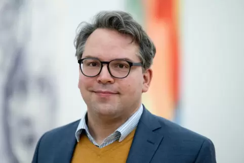 „Keiner von uns hat die Absicht Thoma abzuhängen“: Karlsruher Kunsthallen-Direktor Fŕederic Bußmann. „Keiner von uns hat die Absicht Thoma abzuhängen“: Karlsruher Kunsthallen-Direktor Fŕederic Bußmann.
