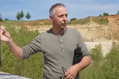 Gästeführer Wolfgang Müller im Geopark Dachsberg. 