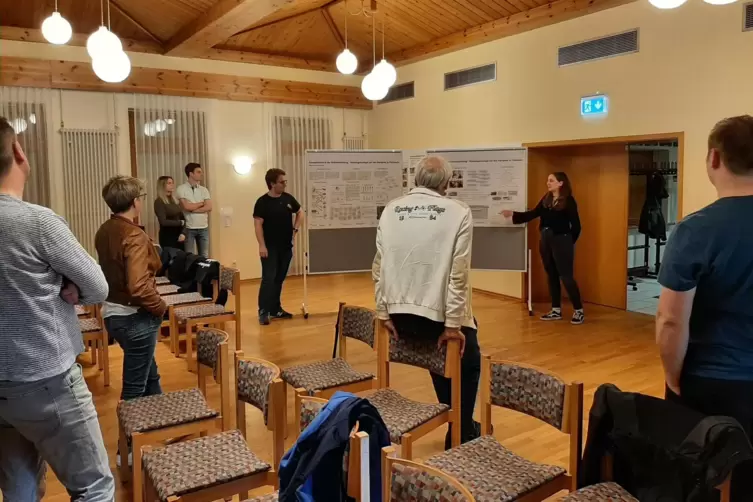 Ideen für Fischbach: Bürger diskutieren zum Abschluss der Dorfmoderation im Bürgerhaus.