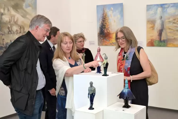W&auml;hrend der Ausstellungstage ist die K&uuml;nstlerin Marie-Paul Gerbault anwesend und gibt gerne Hinweise zu ihrem Werk.