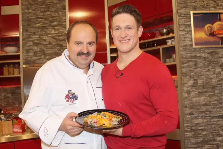 Sportler haben es Lafer angetan: Hier kochte er mit dem ehemaligen Gewichtheber und Olympiasieger Matthias Steiner. 