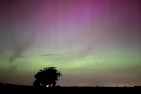 Der Himmel leuchtete in bunten Farben. 