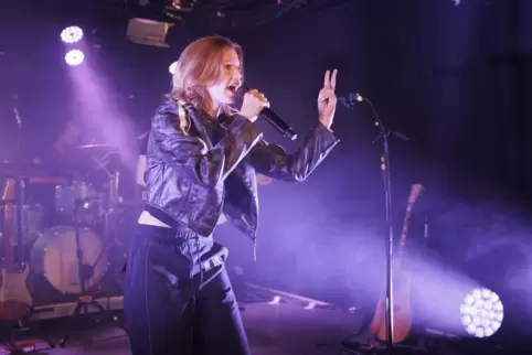 Wilhelmine kommt gut an bei den vorwiegend weiblichen Besuchern im ausverkauften Cotton Club .
