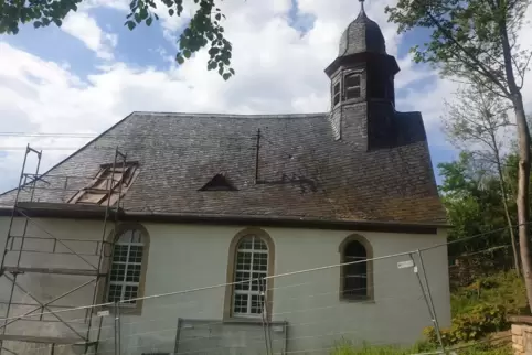 Einsturzgefahr: die protestantische Kirche in Niederhausen. 