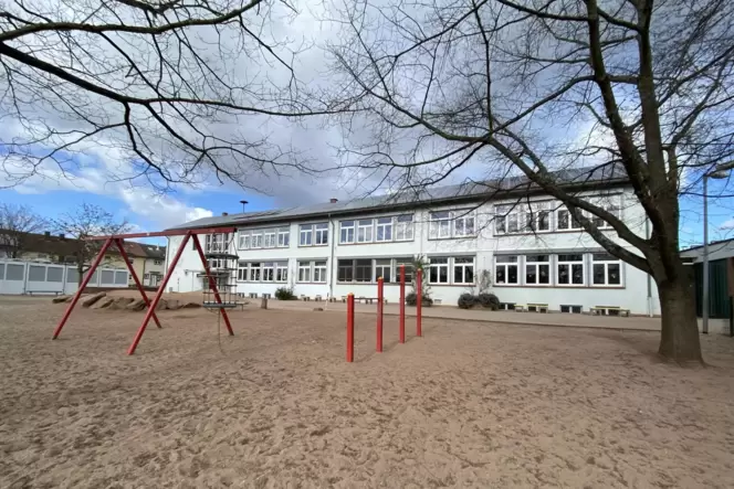 Die Otterbacher Grundschule: Die Nachmittagsbetreuung wird teurer in der Verbandsgemeinde.