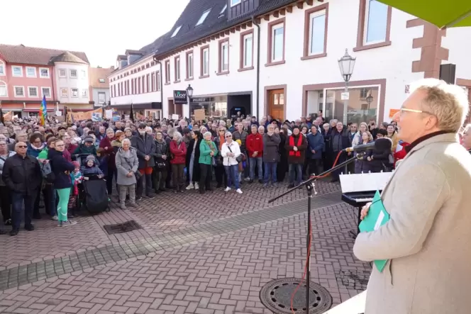 Ruft nun erneut zu einer Kundgebung »für Demokratie und Freiheit« in Grünstadt: der Hauptorganisator und Pfarrer Andreas Funke b