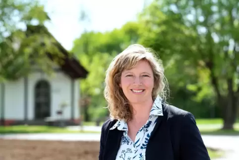 Vor der Flurkapelle, einem ihrer Lieblingsorte in Waldsee: Claudia Klein.