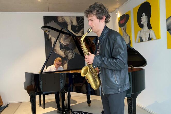 Der zurzeit hochgelobte Saxofon Jakob Manz hat im Duo mit der Pianistin Johanna Summer die Hainfelder Jazztage eröffnet.
