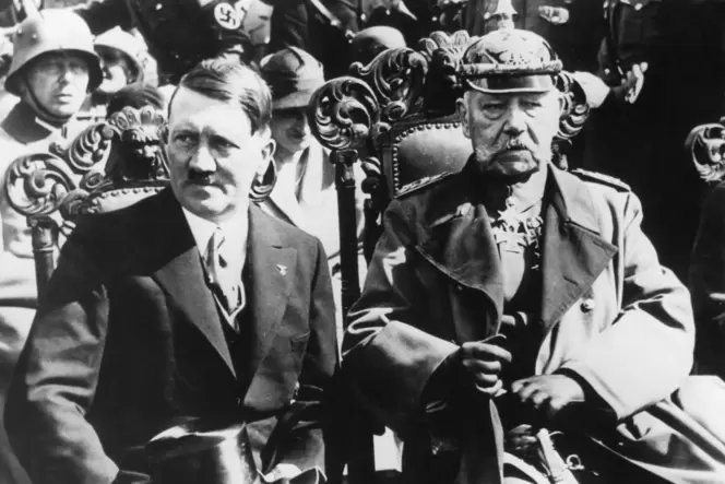 Noch immer Durlacher Ehrenbürger? Adolf Hitler und Paul von Hindenburg (von links).