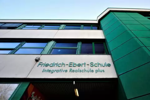 Die Friedrich-Ebert-Schule ist besser als ihr Ruf, meinen die Sprecher von CDU und SPD im Schulträgerausschuss. 