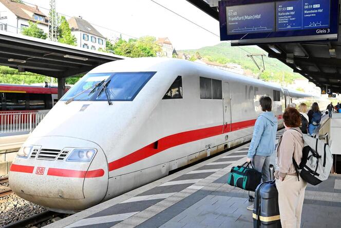 Aktuell fährt der ICE 932, so er denn überhaupt fährt, von Kaiserslautern und Neustadt (Foto) nur bis Frankfurt. Im Juni und Jul
